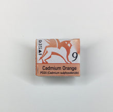 Load image into Gallery viewer, renesans watercolours aquarelle half pan 1,5 ml cadmium orange
