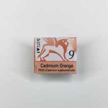 Load image into Gallery viewer, renesans watercolours aquarelle half pan 1,5 ml cadmium orange